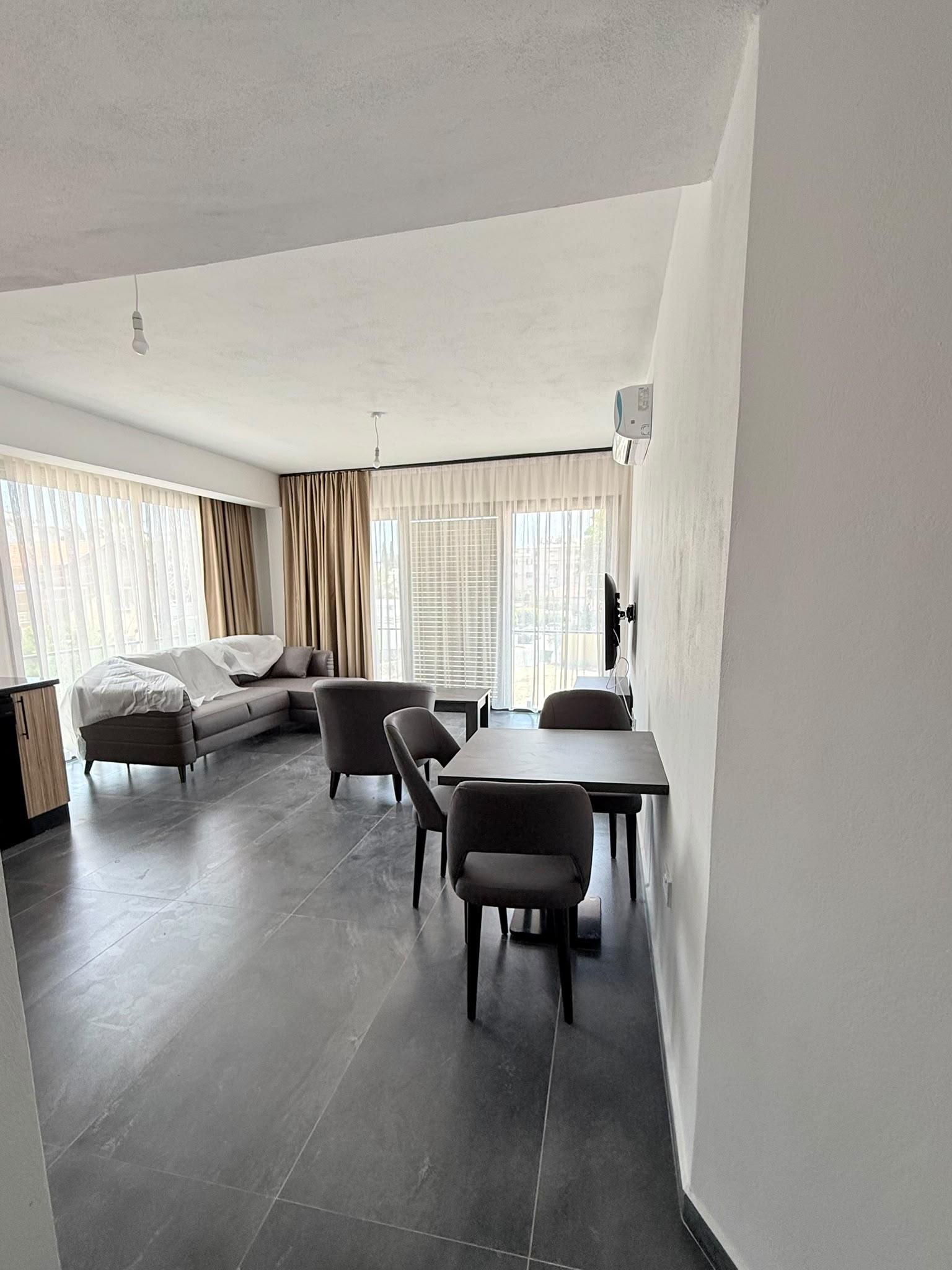 Lefkoşa Köşklüçiftlikte Kiralık 2+1 Daire En Suite - Yeni ve Modern Yaşam Alanı! / TİCARİ İZİNLİ