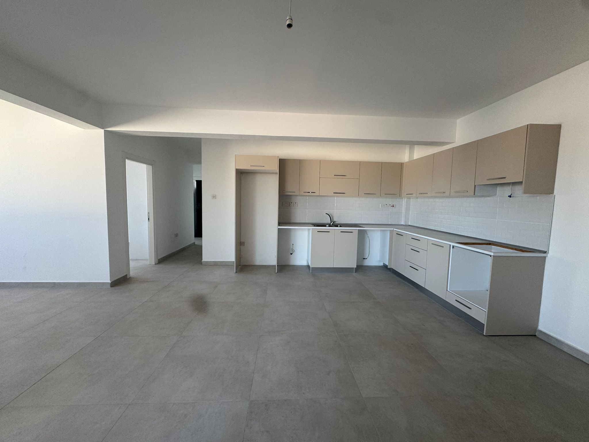 🏡 Opportunity 3+1 Apartment for Sale in Güzelyurt Center!