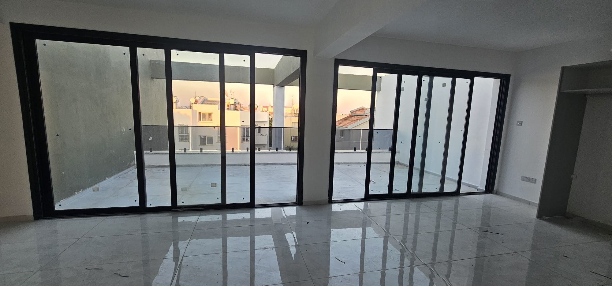 GENİŞ TERAS , MODERN YAŞAM , EŞSİZ KONUM HAMİTKÖY 2+1 PENTHOUSE