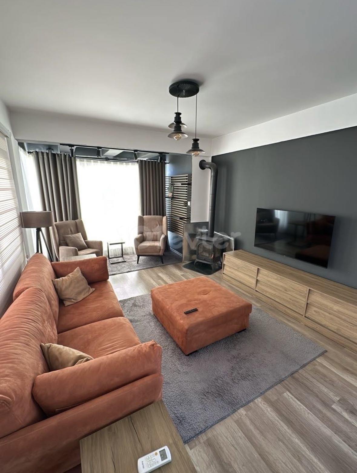 EV KADAR TERAS, KAPANMAZ CEPHE!  ORTAKÖY’DE ENSUİT, ŞÖMİNELİ, BARBEKÜLÜ, FULL EŞYALI 2+1 PENTHOUSE