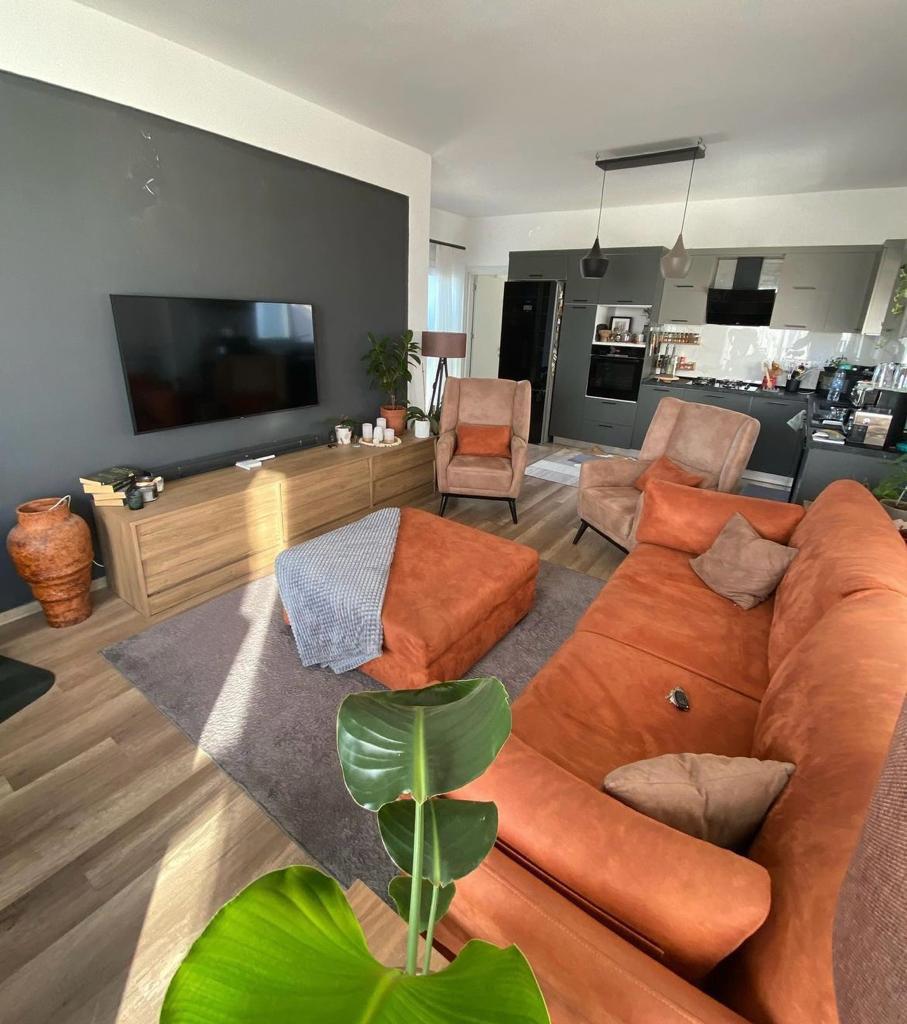 Tam Bir Yatırım Fırsatı!!! Kiracı ile birlikte Ortaköyde satılık 2+1 Penthouse