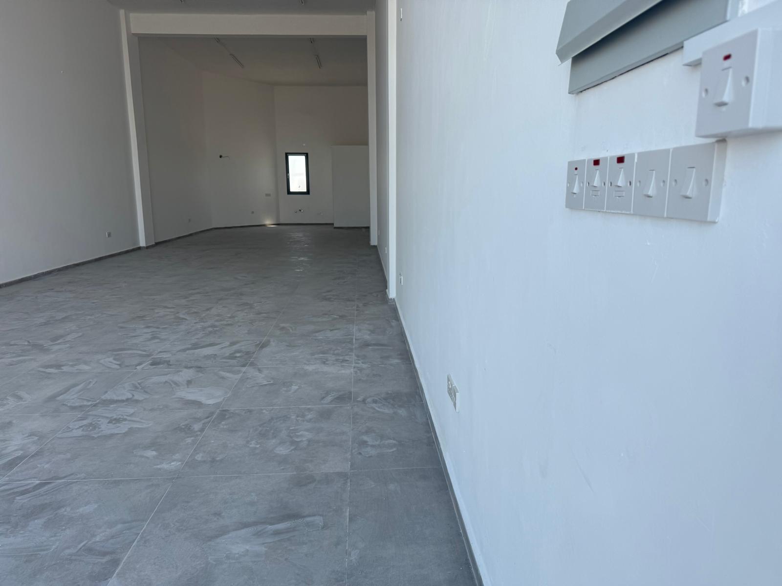 Ercan Anayolu Üzerinde Kiralık Dükkanlar